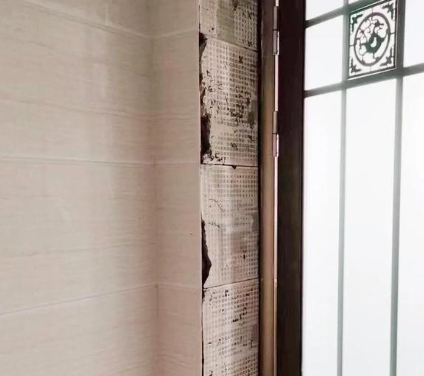 龙口瓷砖空鼓免砸砖维修公司分享吸水砖泡水时间不够或过长都会对瓷砖铺贴效果产生影响